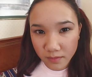 Laiha aasialainen teini nussii erittäin hyvä