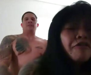 Aasialainen amatööri tyttö saa törmäsi takaa